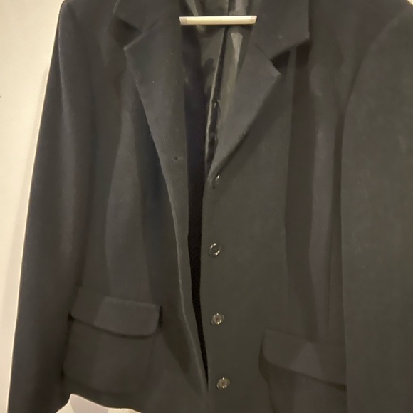 Nordstrom 100% Wool Blazer with 2 Front Pockets and one inside, size Medium. EUC - Picture 2 of 9